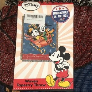 NWT Disney Christmas Holiday 48 x 60 Tapestry Thow